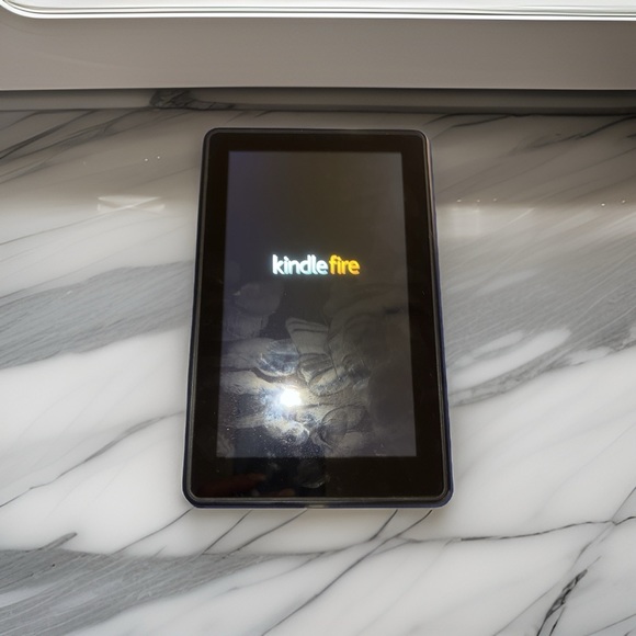 Old generation Kindle Fire - Picture 3 of 4